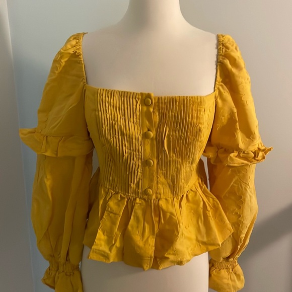 Cute mustard yellow peasant top size small - Picture 1 of 8